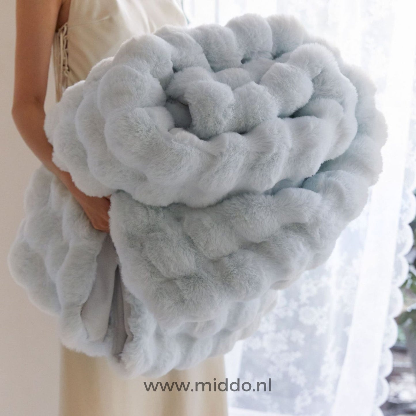 Fluffy Toscaanse Luxe: Warme Extra Dikke Winterdekens voor Bed & Bank!