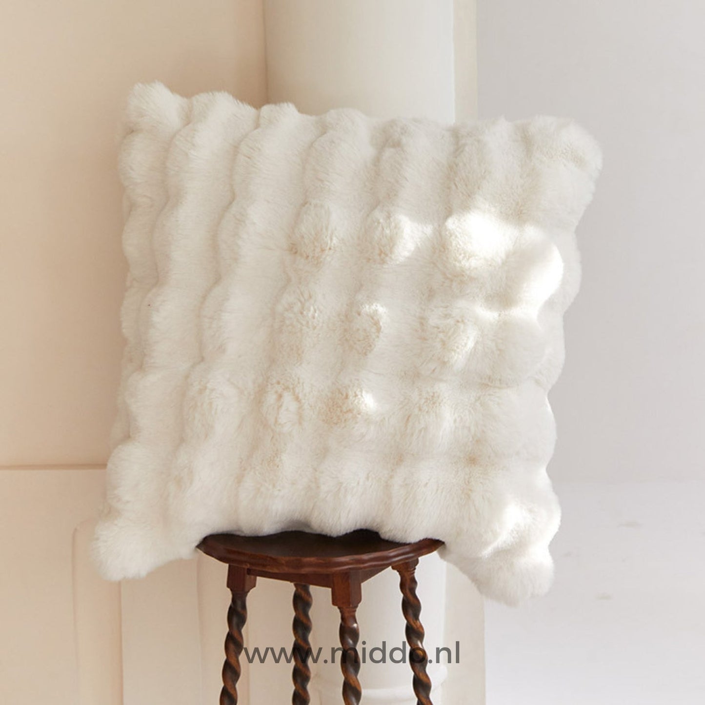 Fluffy Toscaanse Luxe: Warme Extra Dikke Winterdekens voor Bed & Bank!