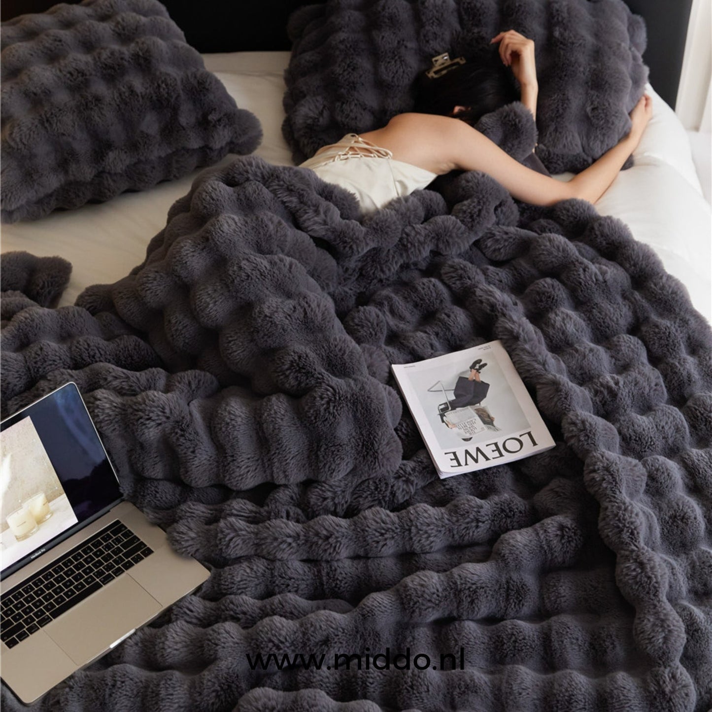 Fluffy Toscaanse Luxe: Warme Extra Dikke Winterdekens voor Bed & Bank!