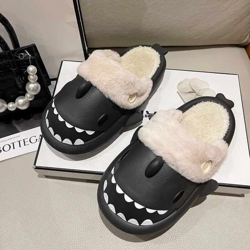 Happy™ PlushSlippers - Antislip Winter Haaienglijbaan