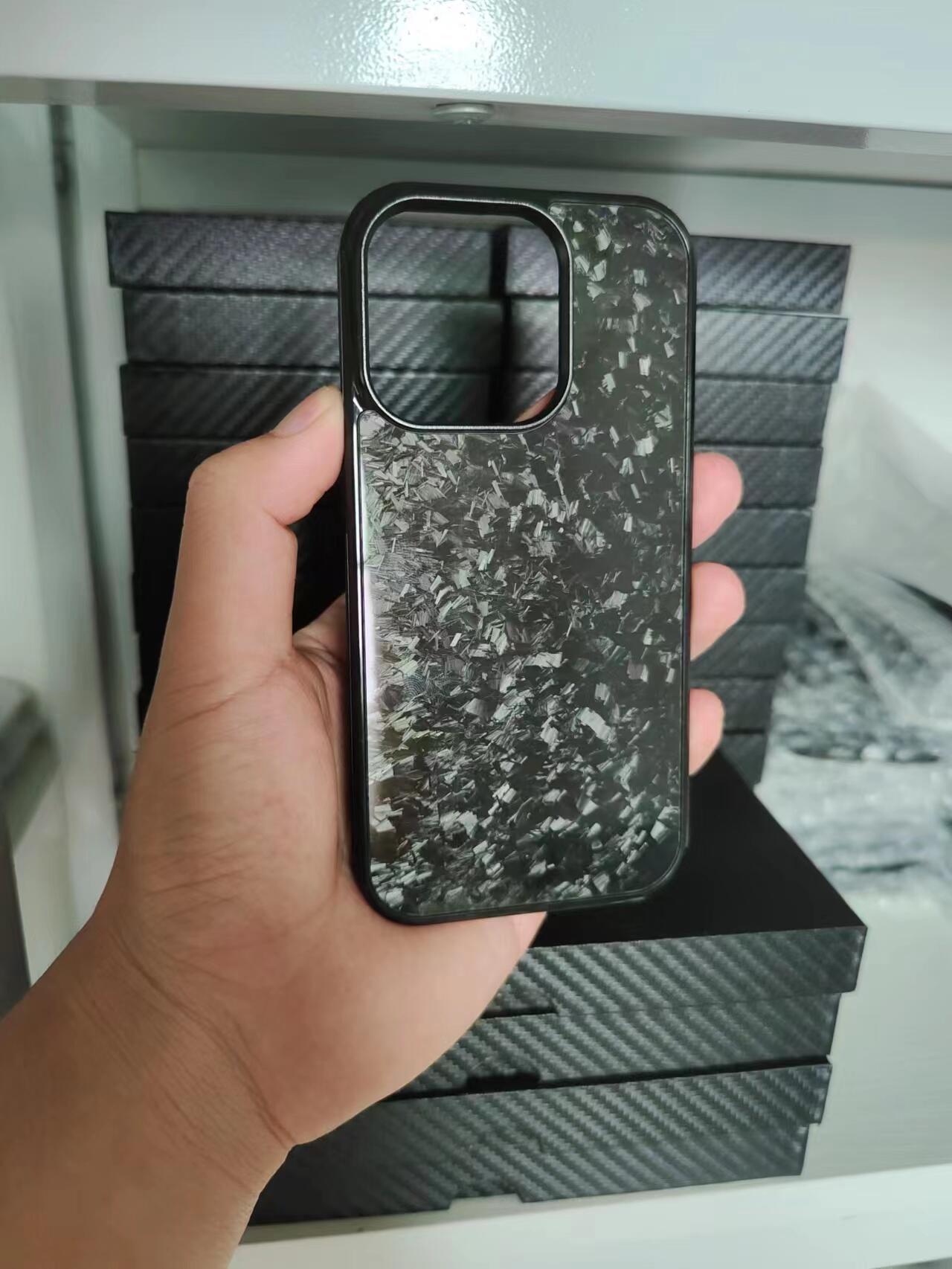 CaseCrafted® Carbon - Uitzonderlijk Handgemaakte Telefoonhoes Van Koolstofvezel